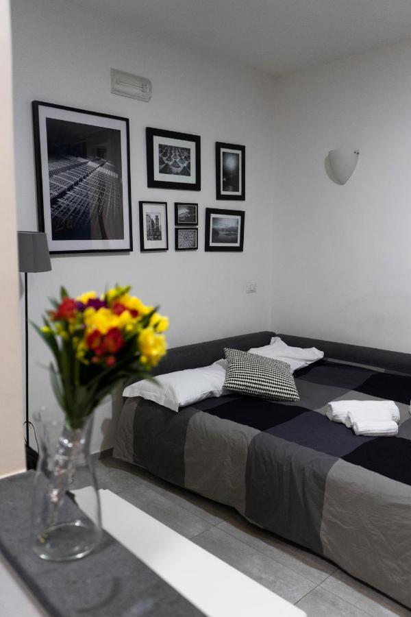 Donna Chiara Holiday House - Toledo Neapel Exterior foto