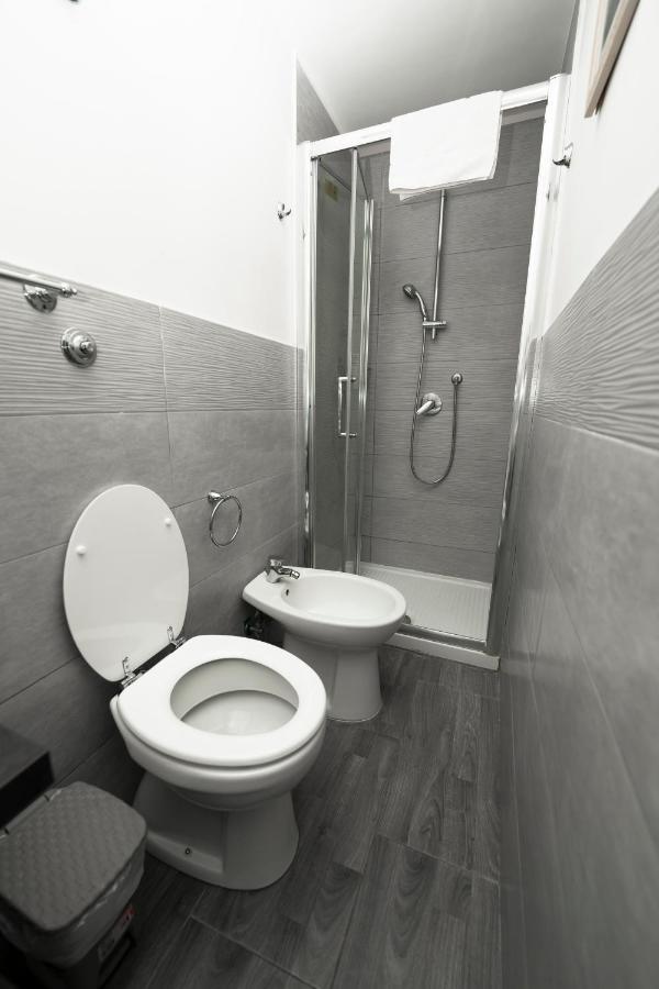 Donna Chiara Holiday House - Toledo Neapel Exterior foto